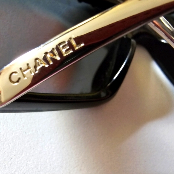 CHANEL SUN GLASSES USED - Picture 4 of 7